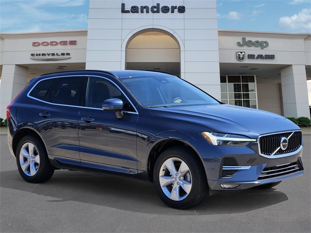 2022 Volvo XC60 B5 Momentum photo 3