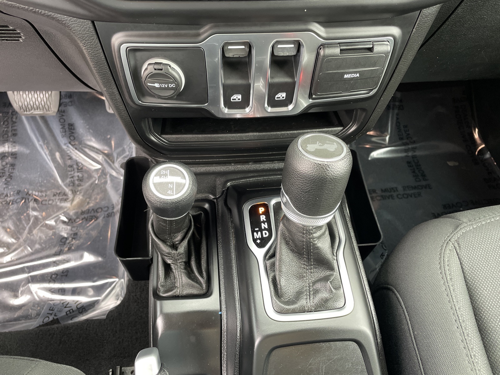 2020 Jeep Wrangler Sport S photo 4