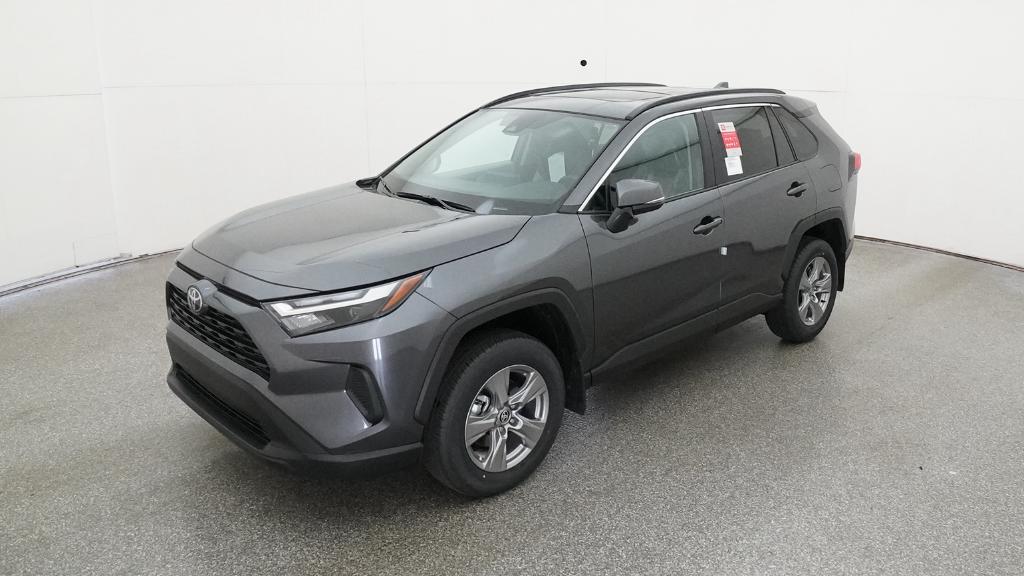 2025 Toyota RAV4 XLE's photo