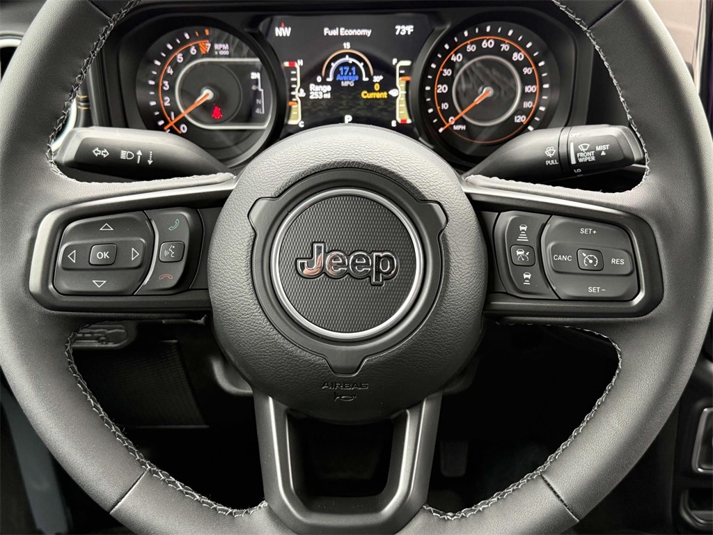 2025 Jeep Gladiator Sport photo 17