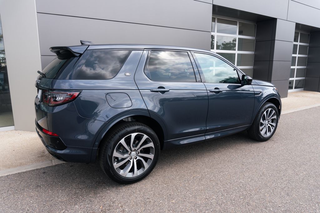 2025 Land Rover Discovery Sport S photo 4
