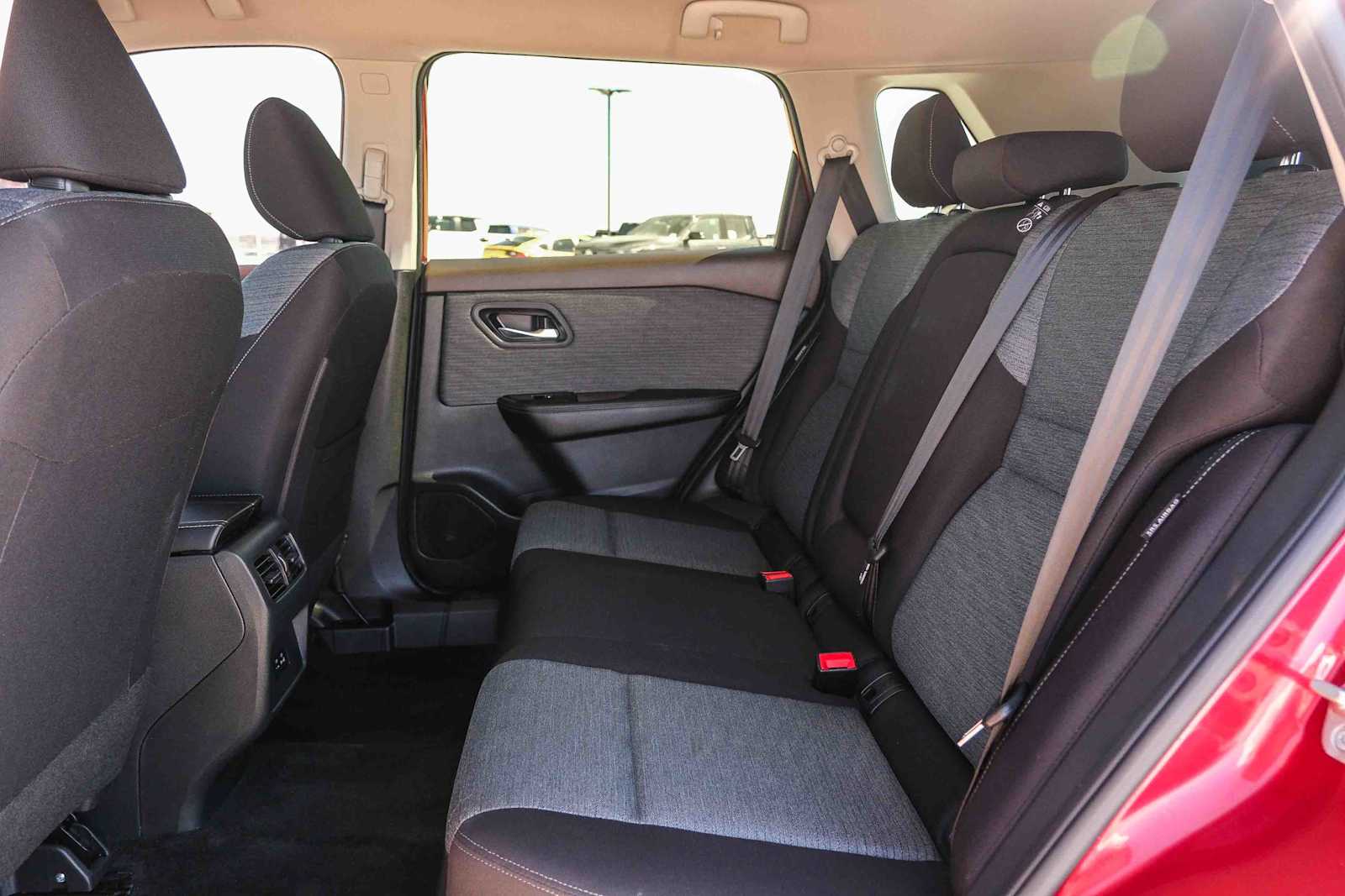 2023 Nissan Rogue SV photo 18