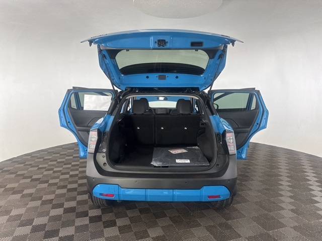 2026 Nissan Kicks SR photo 13
