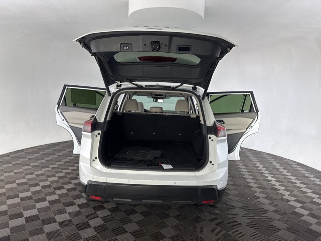 2024 Nissan Rogue SV photo 14