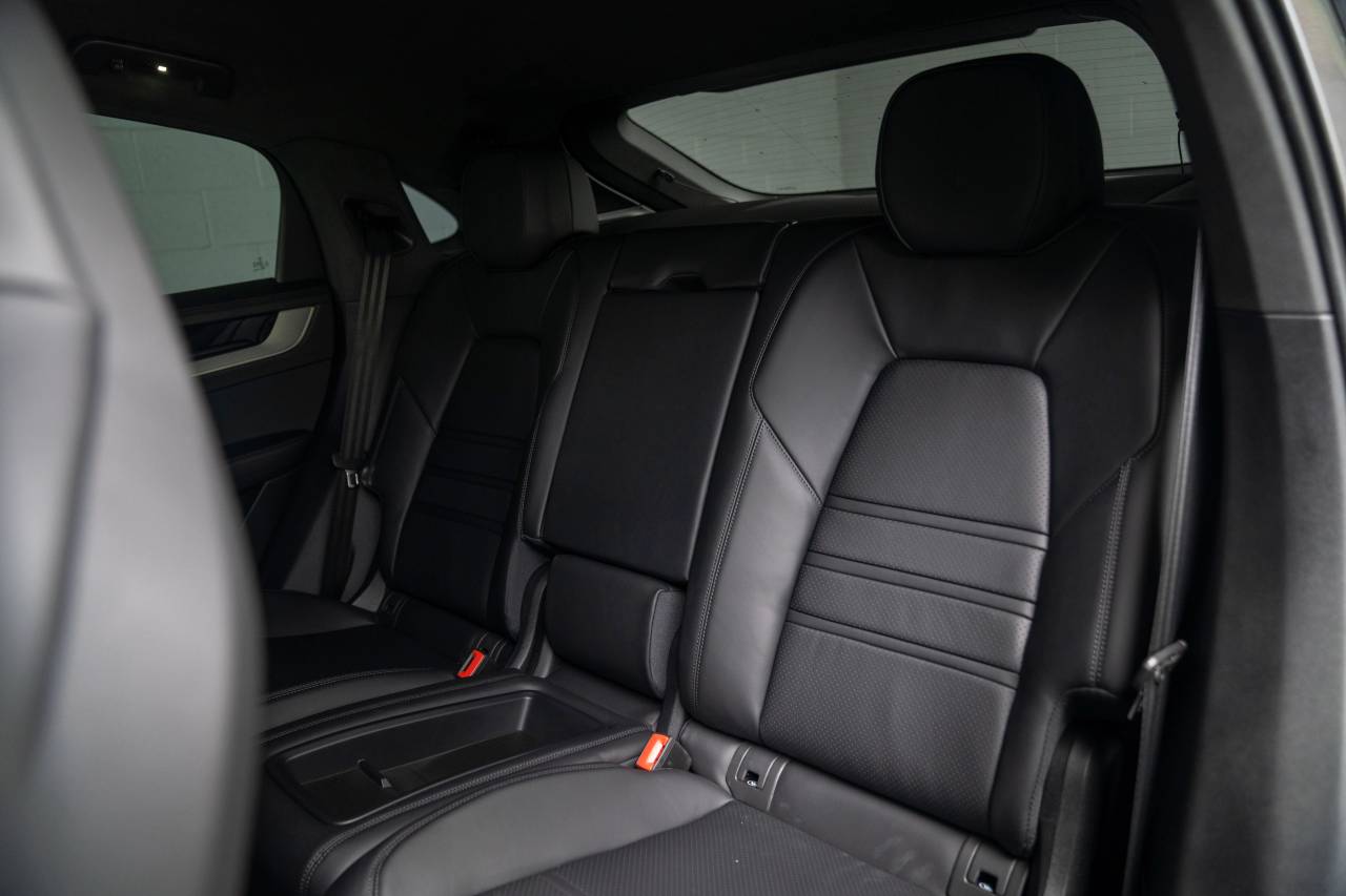 2025 Porsche Cayenne Turbo GT photo 27