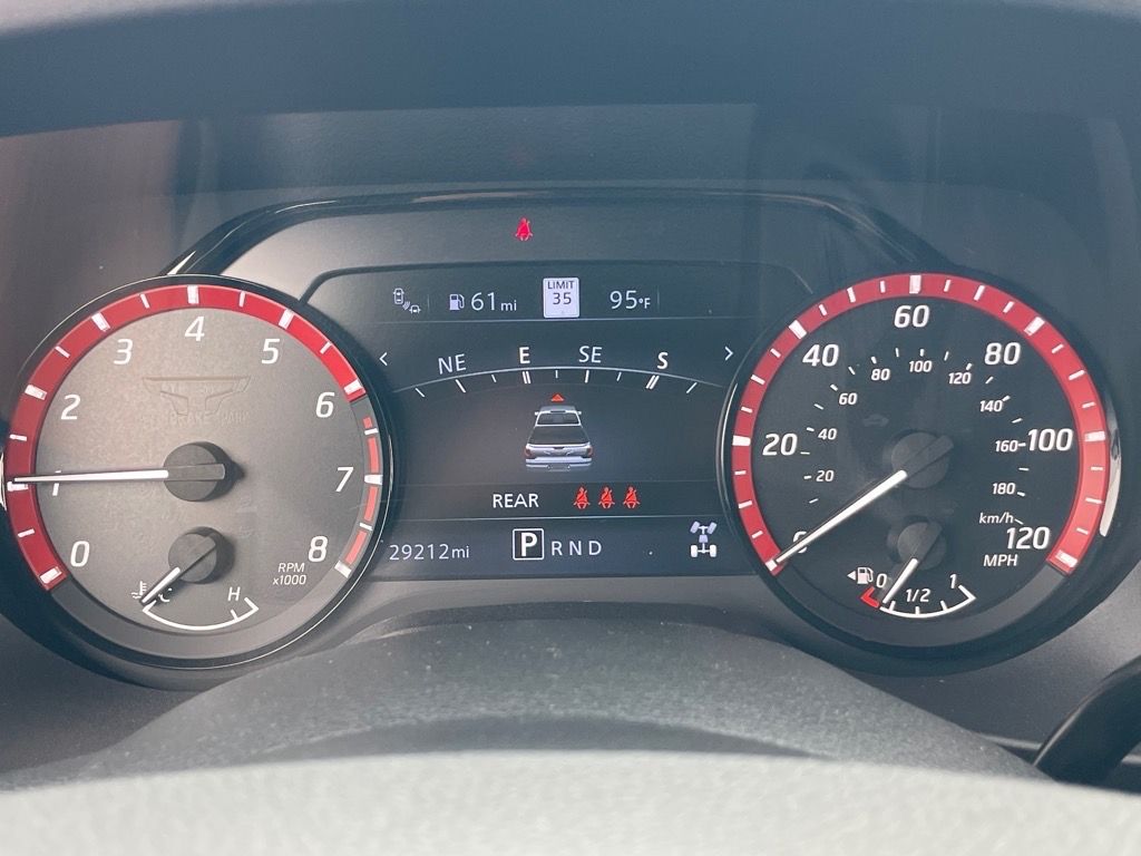 2023 Nissan Titan PRO-4X photo 11