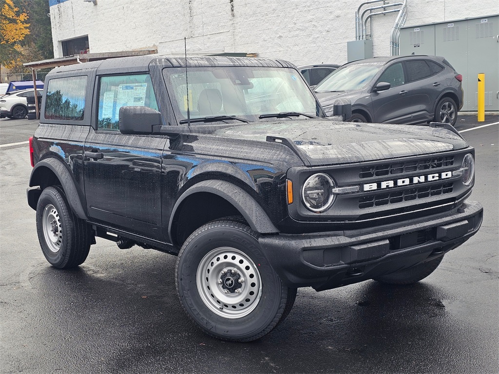 2025 Ford Bronco 2-Door Base's photo