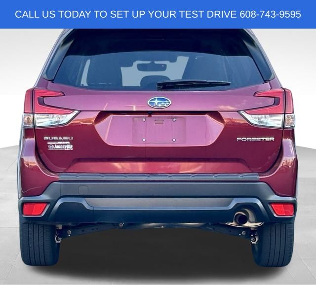 2020 Subaru Forester Premium photo 4