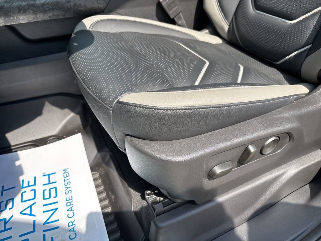 2025 Chevrolet Silverado 1500 RST photo 19