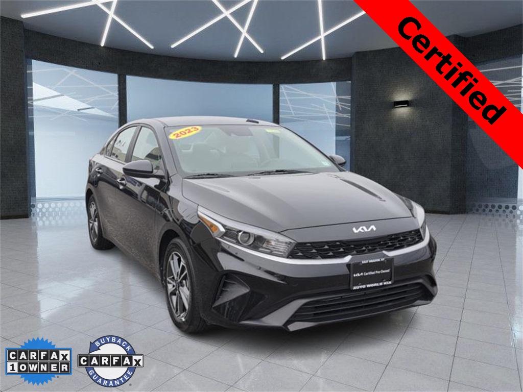 2023 Kia Forte LXS's photo