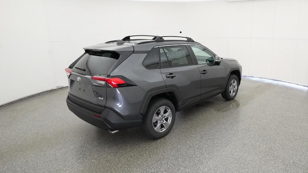 2025 Toyota RAV4 XLE photo 22