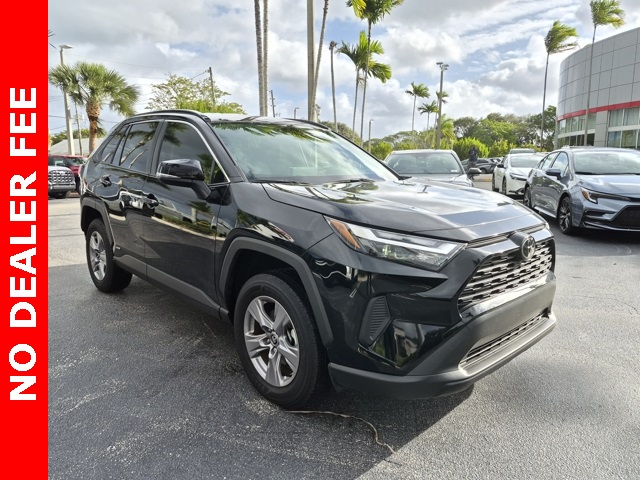 2025 Toyota RAV4 XLE's photo
