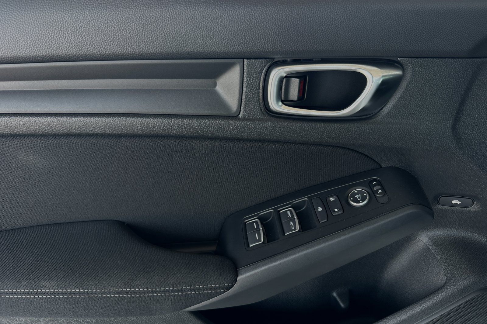 2025 Honda Civic Sport photo 10