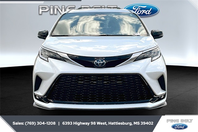 2023 Toyota Sienna XSE photo 3
