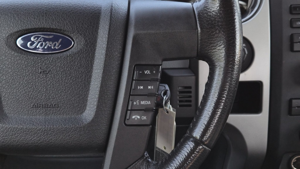 2012 Ford F-150 XLT photo 19