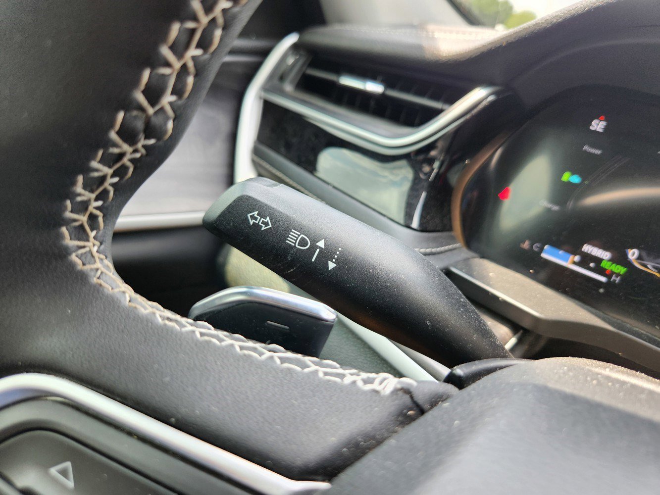 2023 Jeep Cherokee Base photo 24