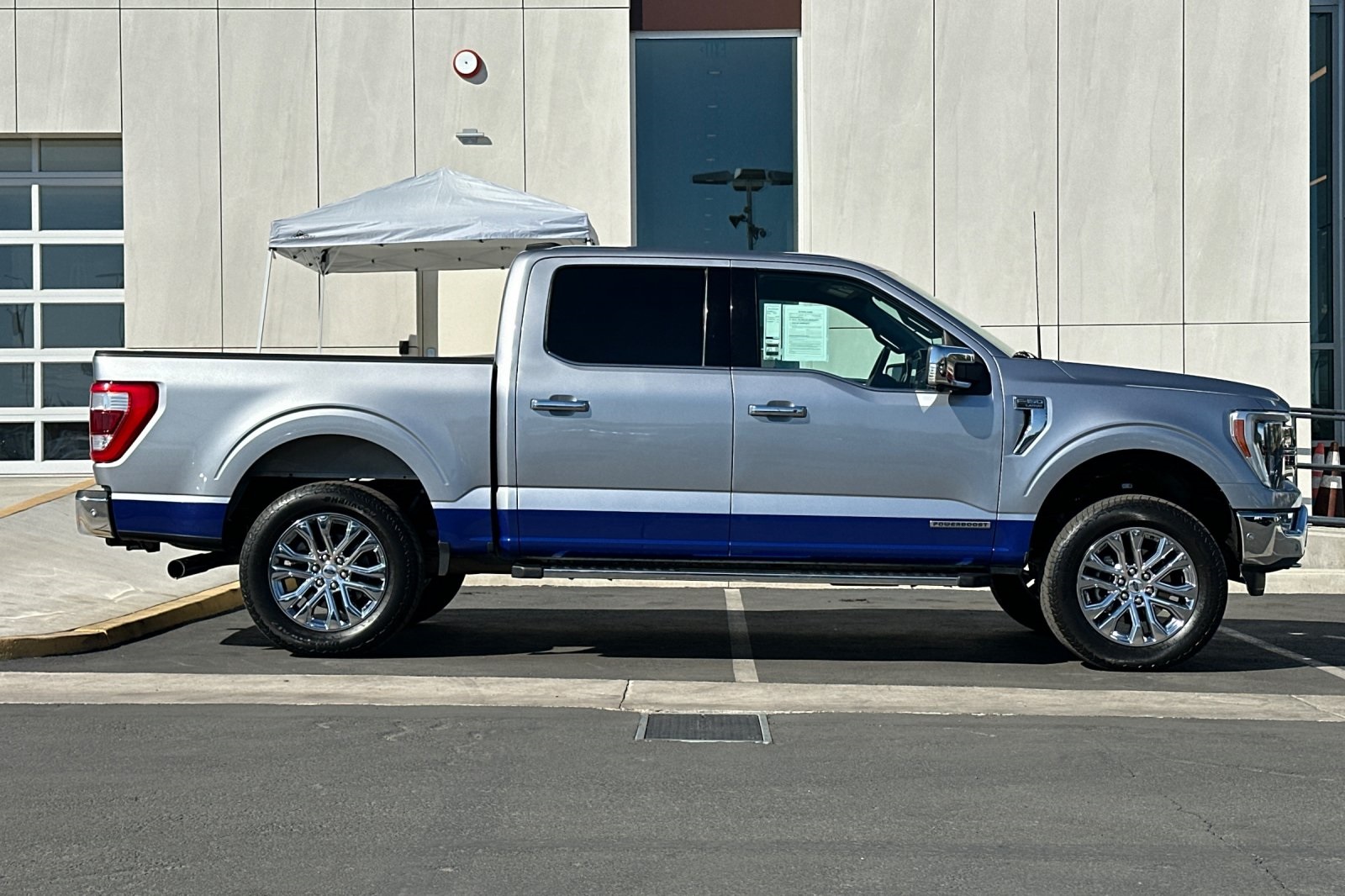 2021 Ford F-150 Lariat photo 2