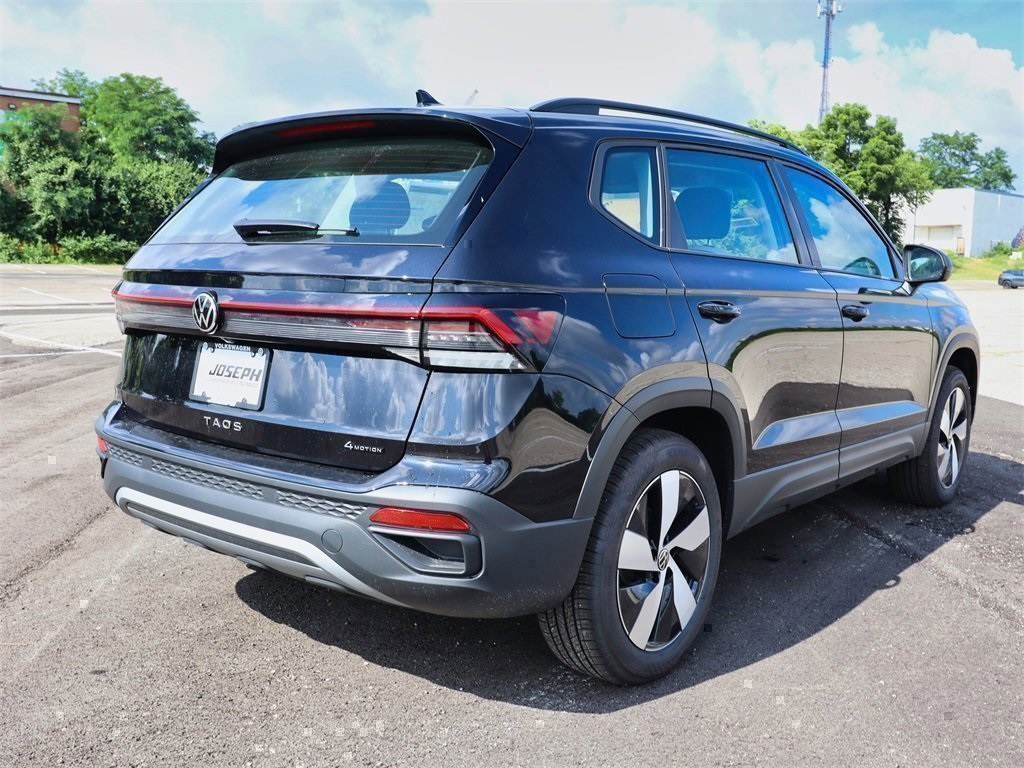 2025 Volkswagen Taos S photo 4