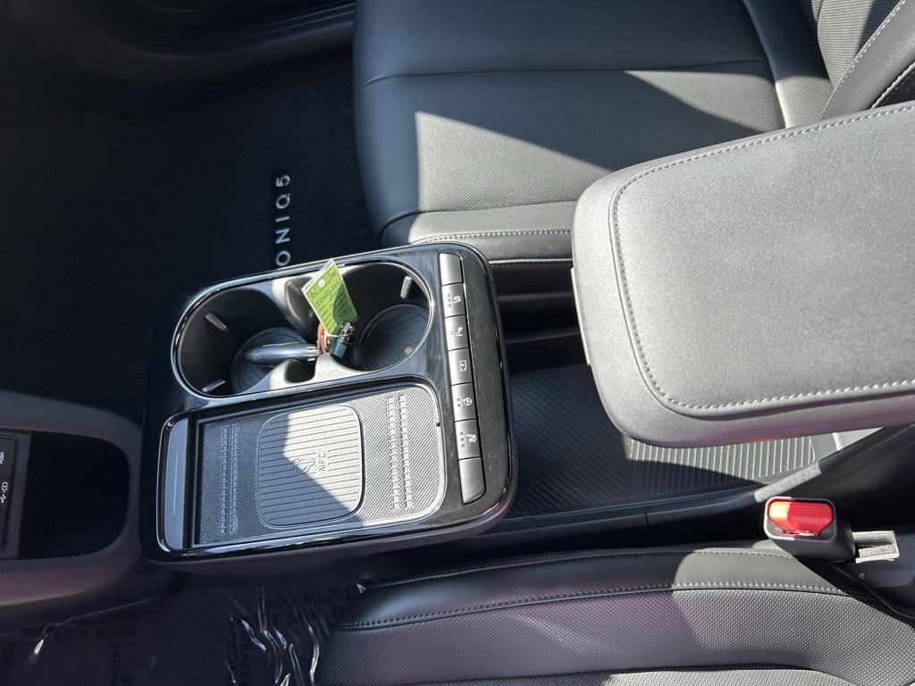 2025 Hyundai Ioniq 5 SEL photo 18