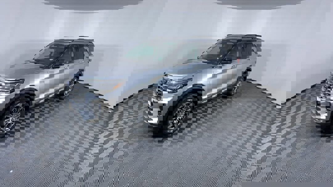 2025 Ford Explorer photo 4