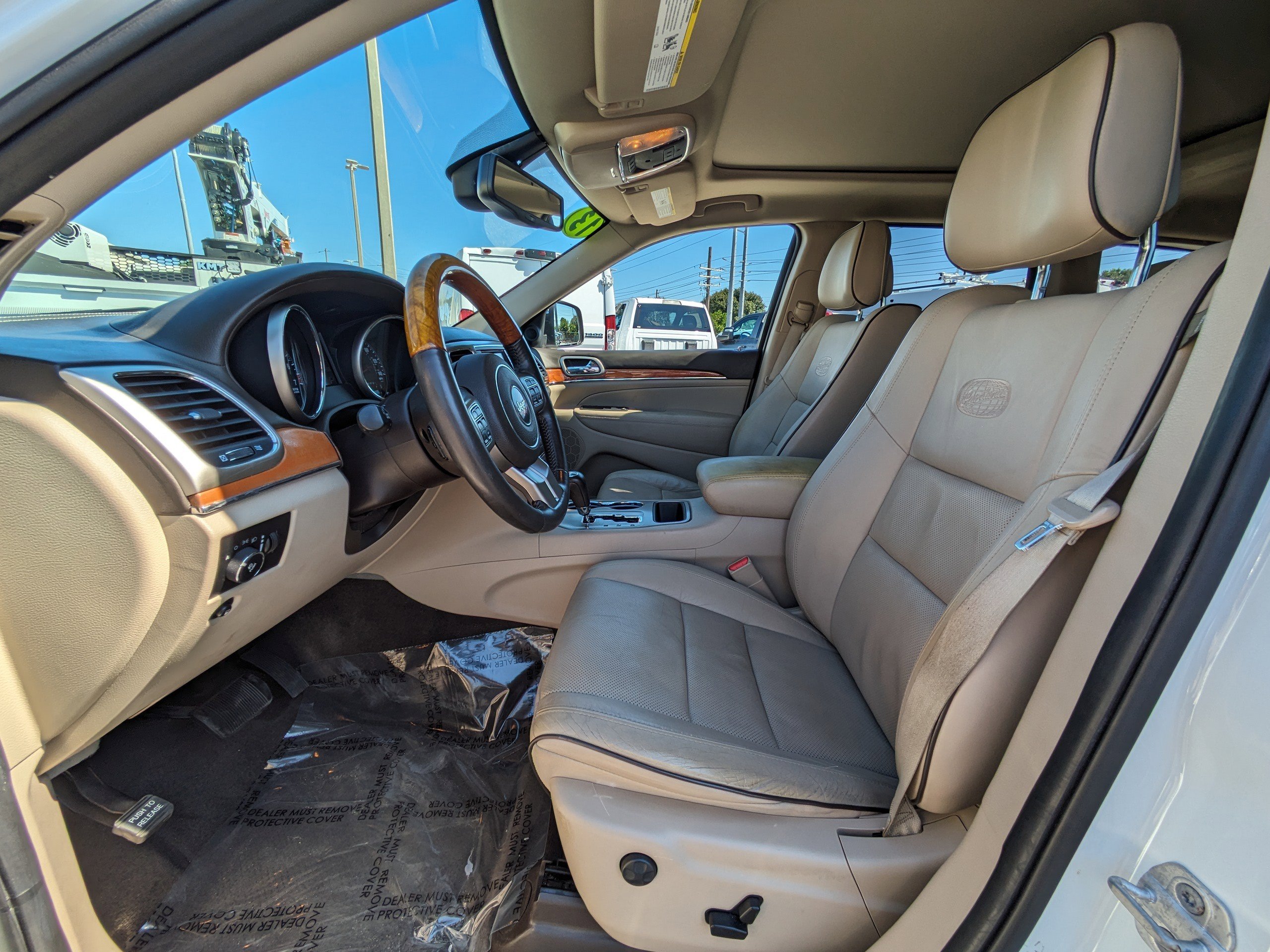 2013 Jeep Grand Cherokee Overland photo 21