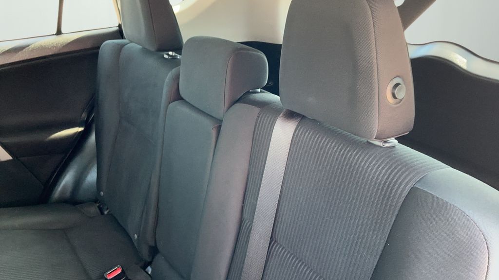 2018 Toyota RAV4 LE photo 10