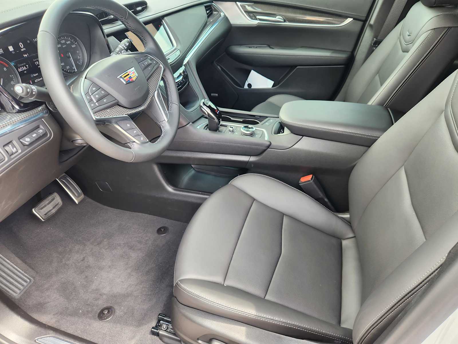 2025 Cadillac XT5 Sport photo 8