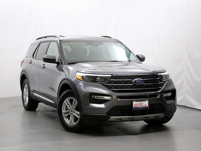 2022 Ford Explorer XLT's photo