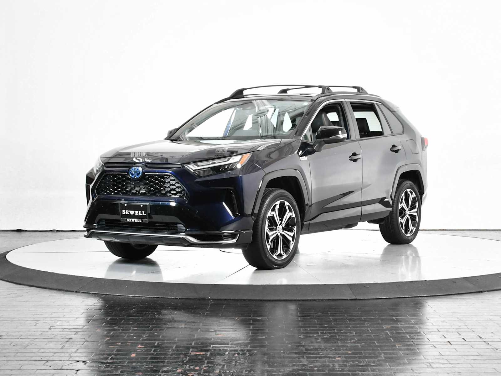 2024 Toyota RAV4 XSE's photo