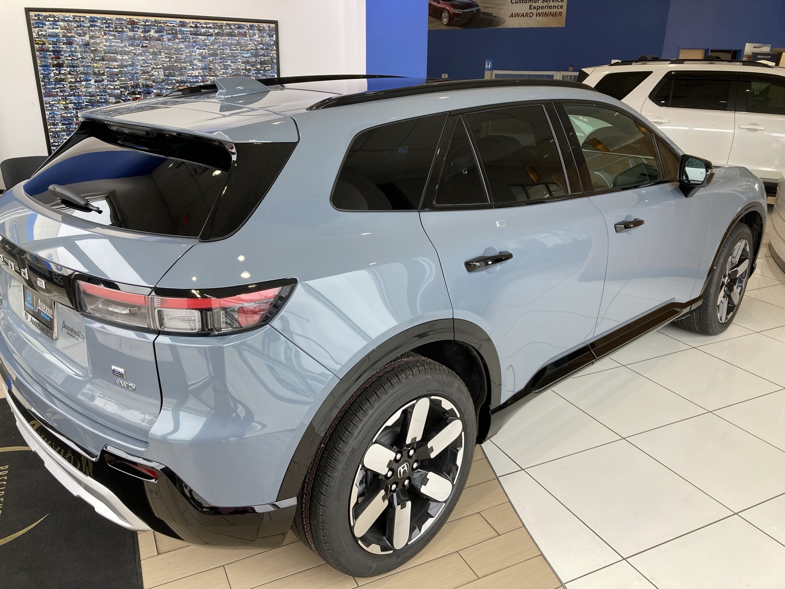 2025 Honda Prologue Elite photo 4