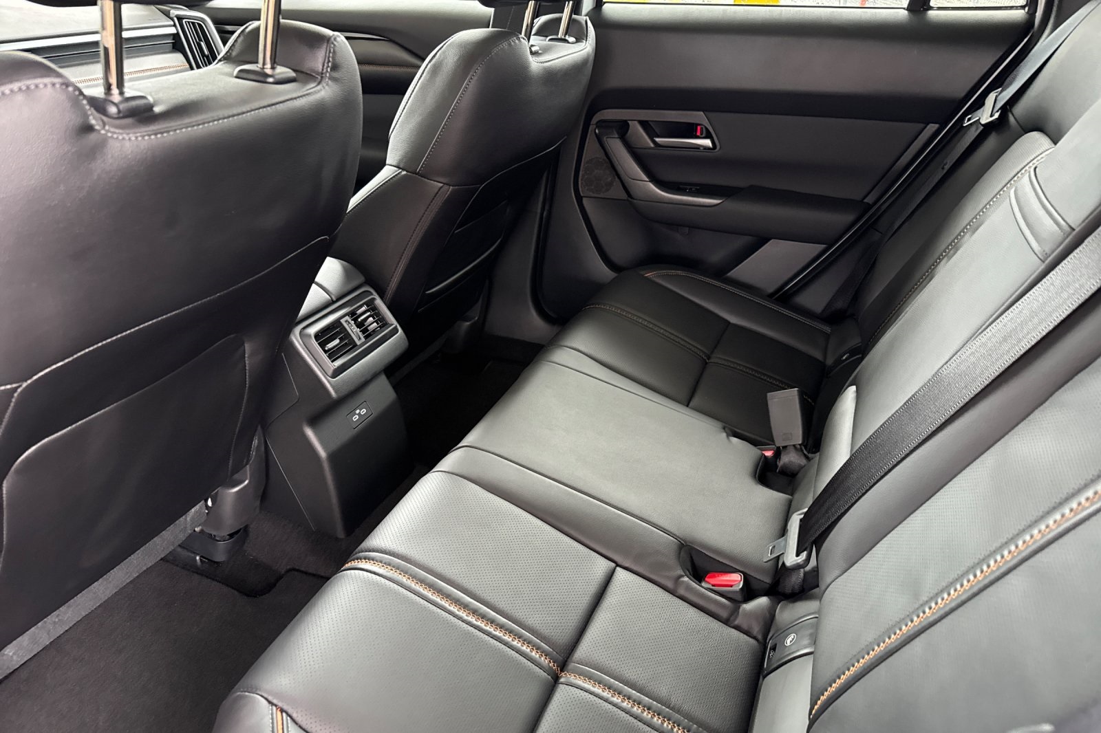 2025 Mazda CX-50 Premium photo 10