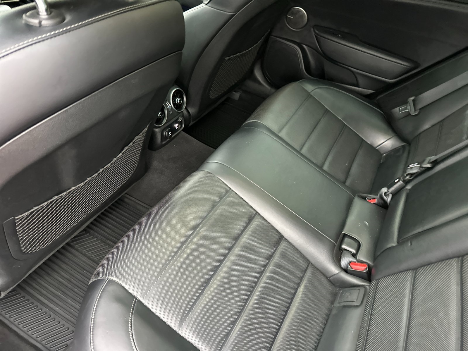 2018 Kia Stinger GT2 photo 11