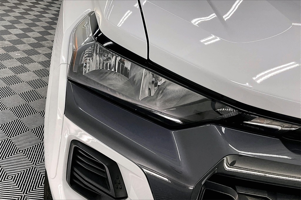 2024 Chevrolet Colorado LT photo 25