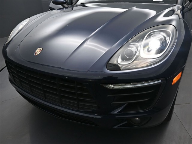2018 Porsche Macan Base photo 23