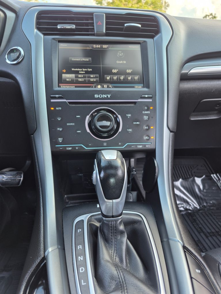 2015 Ford Fusion Energi Titanium photo 17