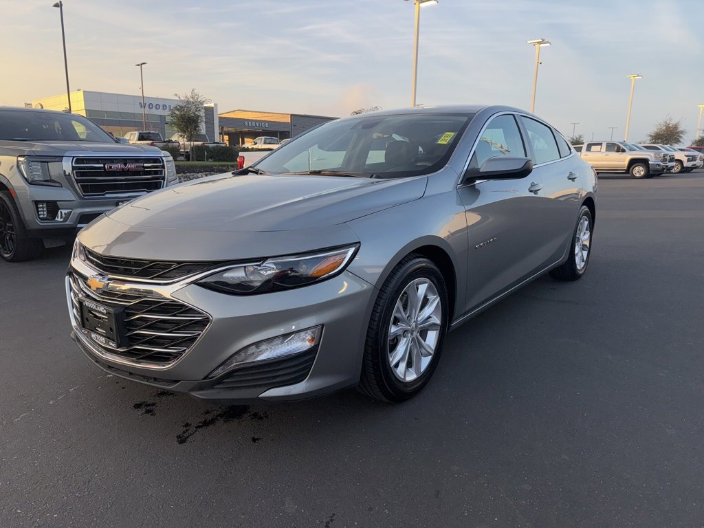 2023 Chevrolet Malibu 1LT photo 2