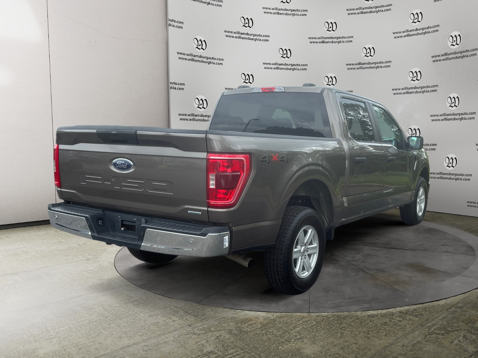 2023 Ford F-150 XLT photo 4