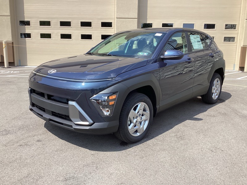 2026 Hyundai Kona SE photo 3