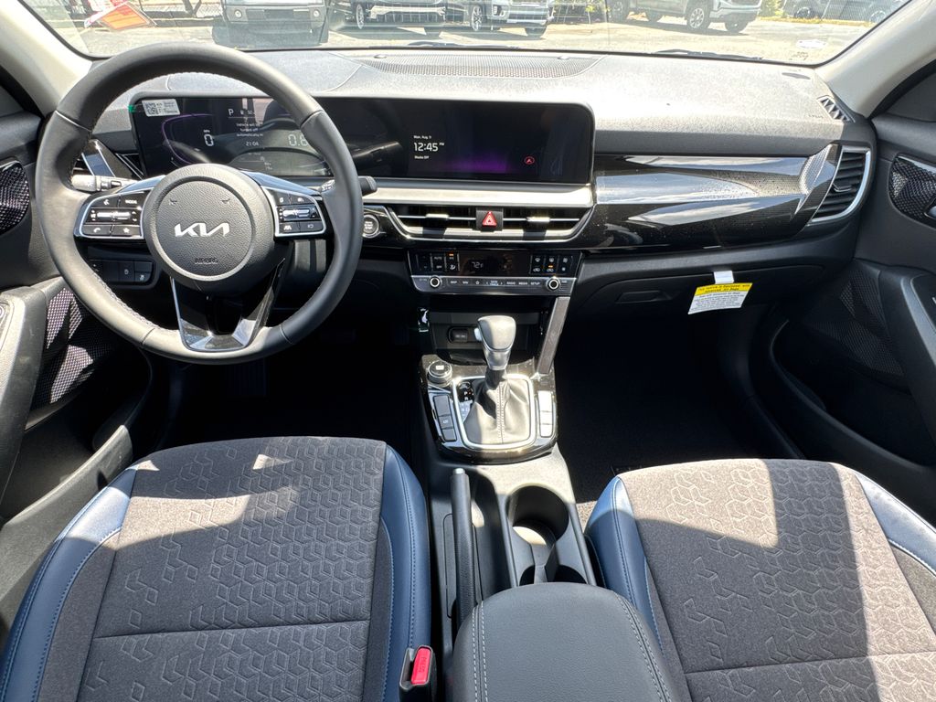 2025 Kia Seltos S photo 19