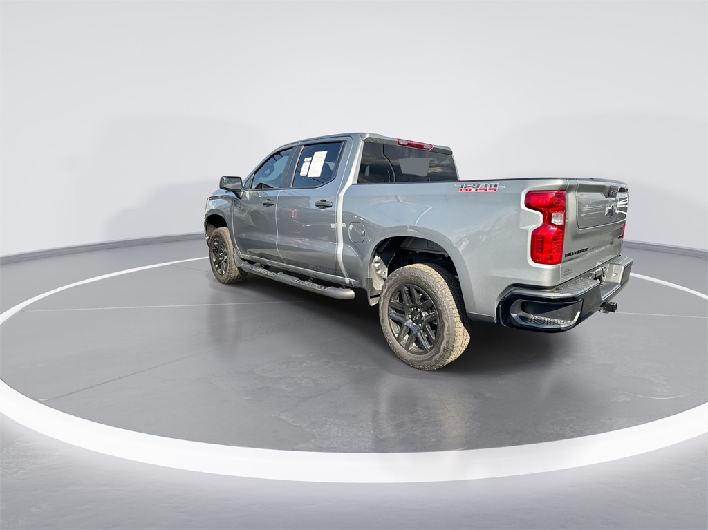 2024 Chevrolet Silverado 1500 Custom Trail Boss photo 3
