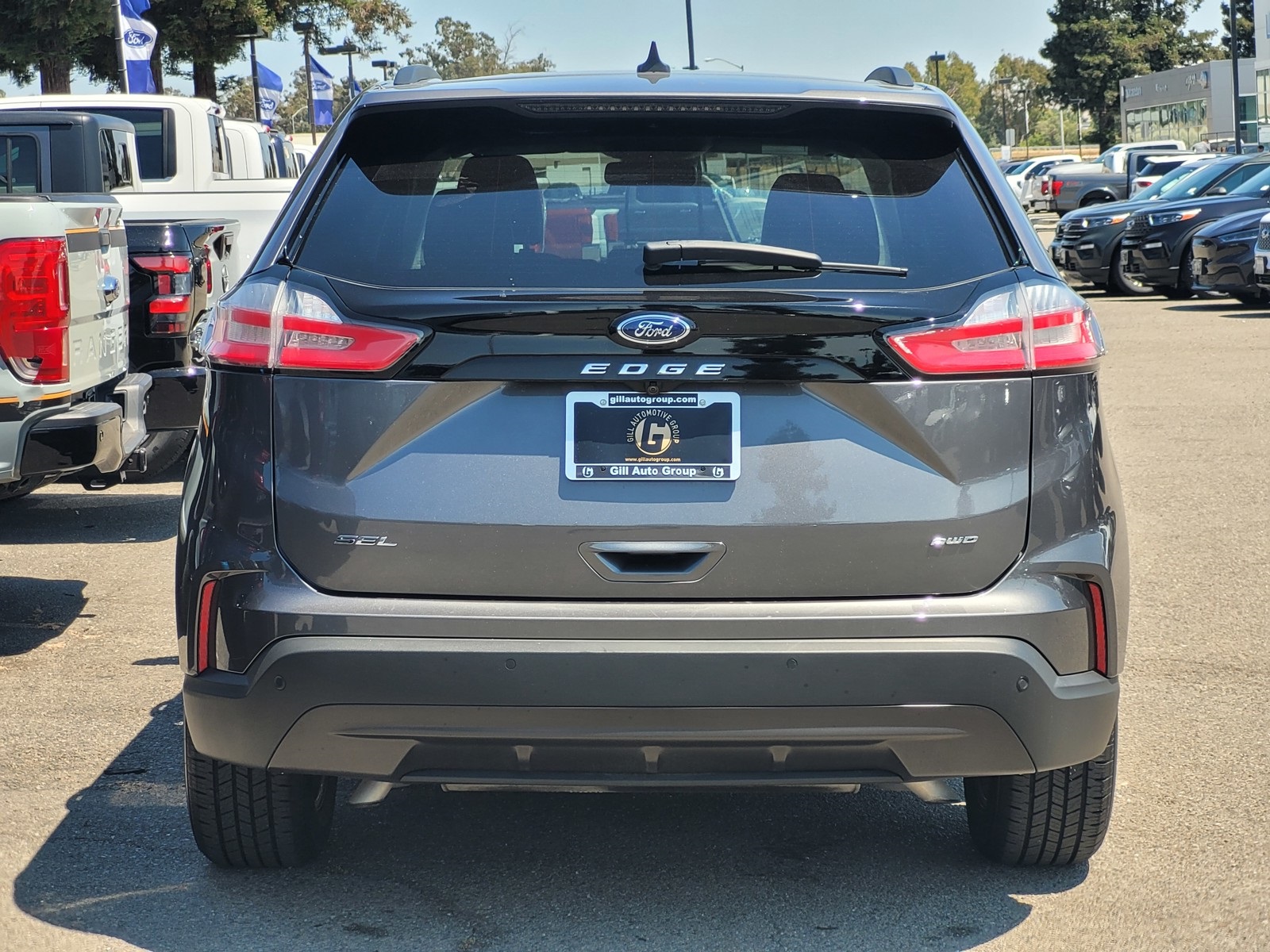 2022 Ford Edge SEL photo 4