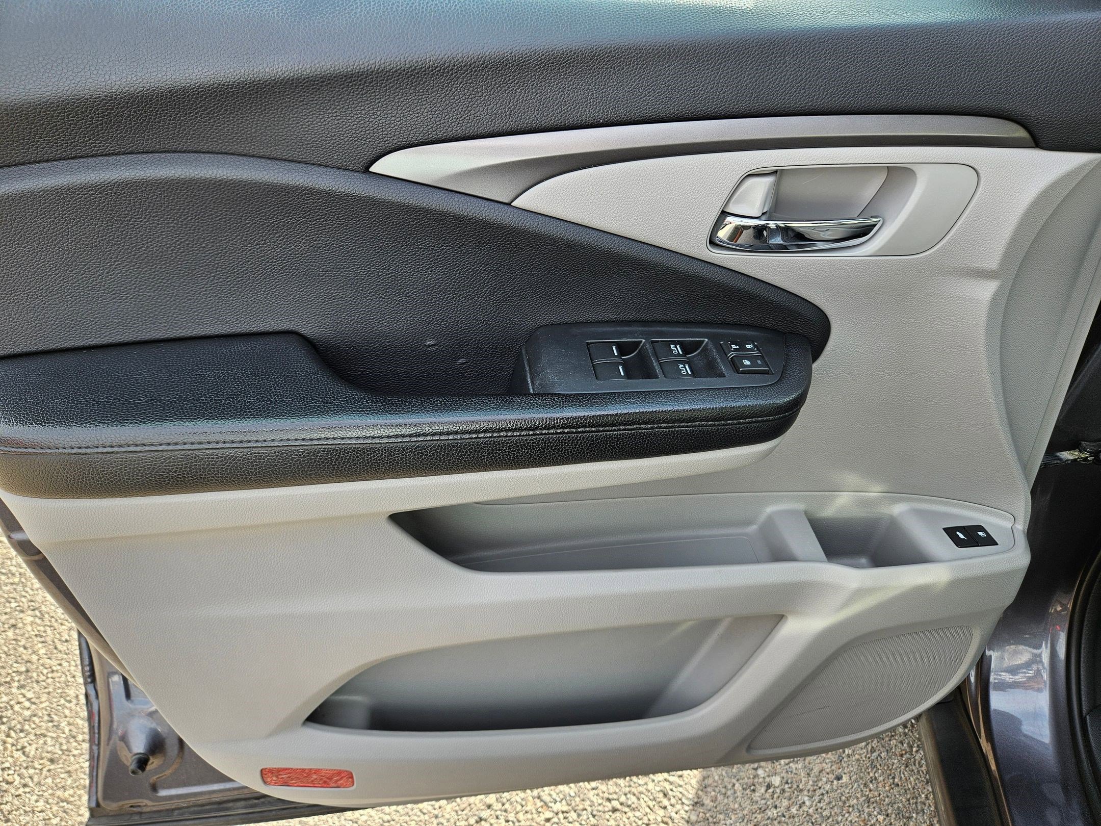 2016 Honda Pilot EX-L photo 12