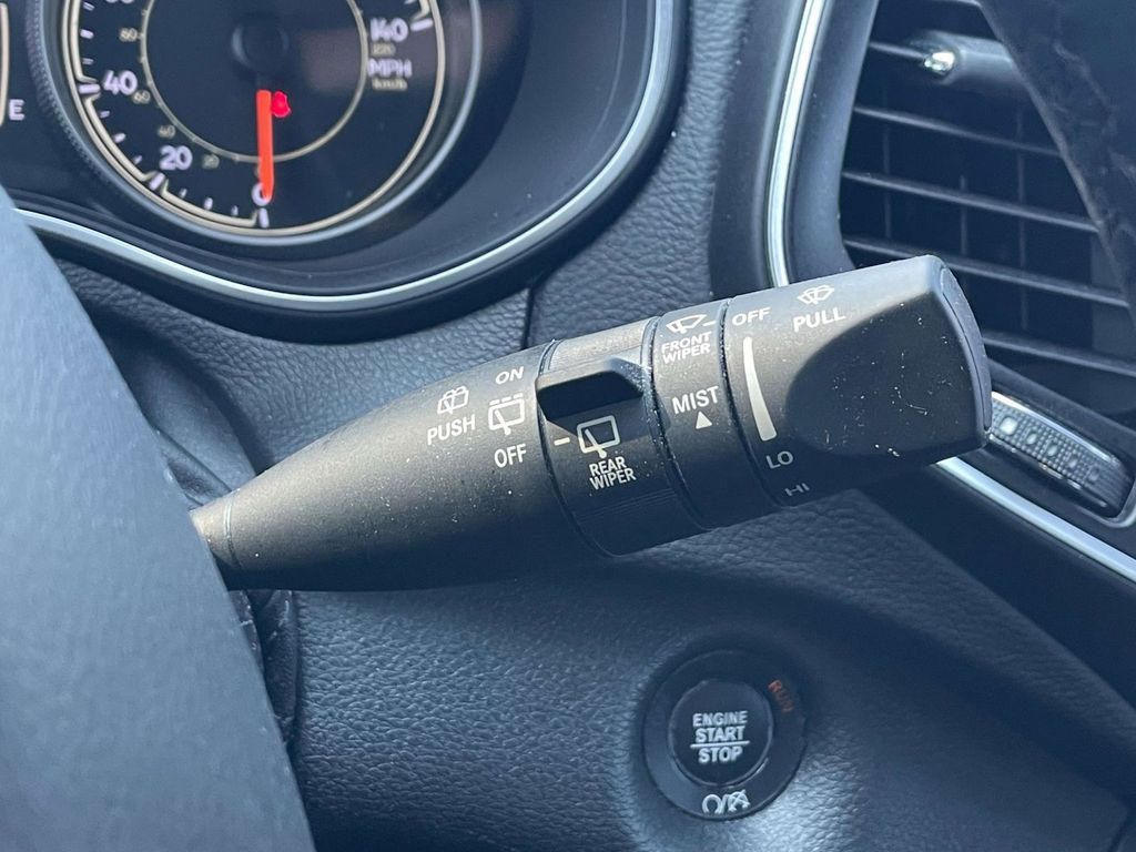 2019 Jeep Cherokee Latitude photo 33