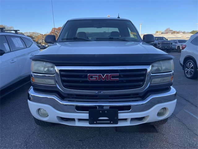 2004 Gmc Sierra SLT photo 2