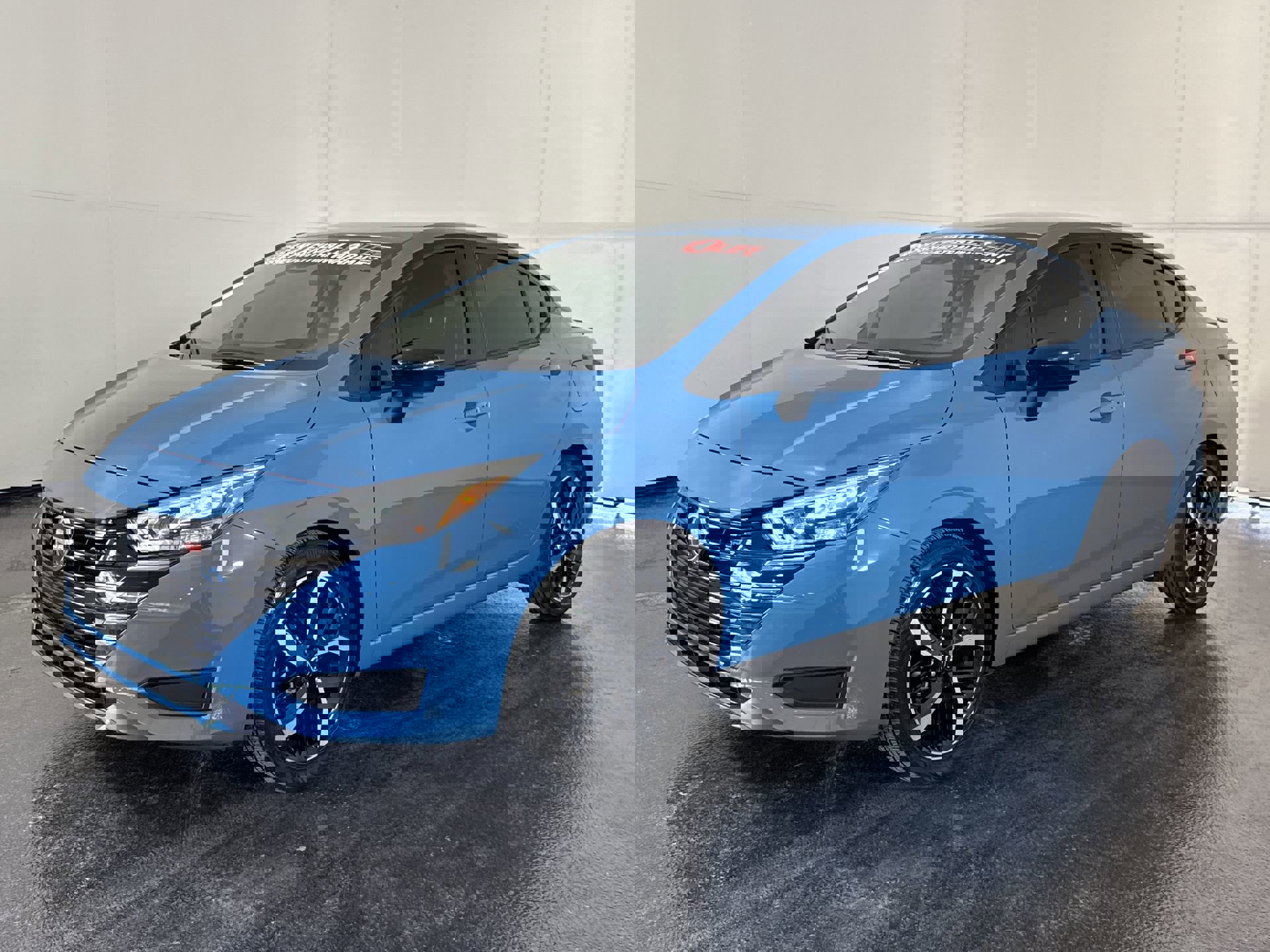 2025 Nissan Versa SR photo 3