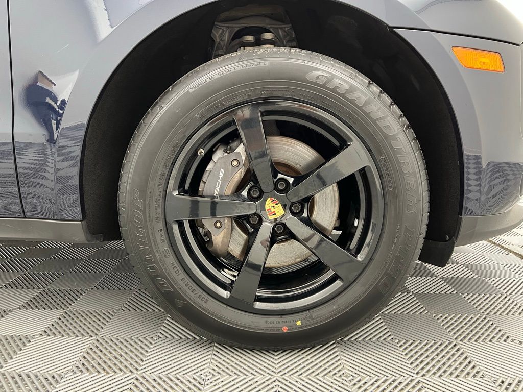 2021 Porsche Macan Base photo 37