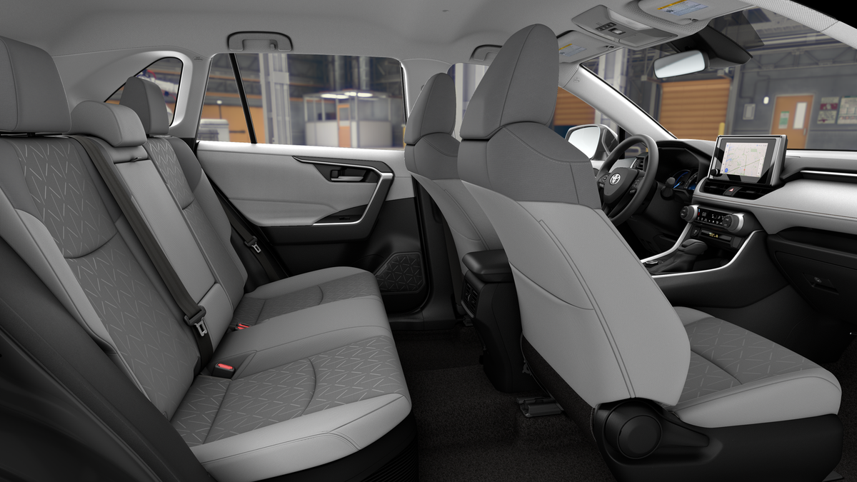 2025 Toyota RAV4 Hybrid XLE photo 13