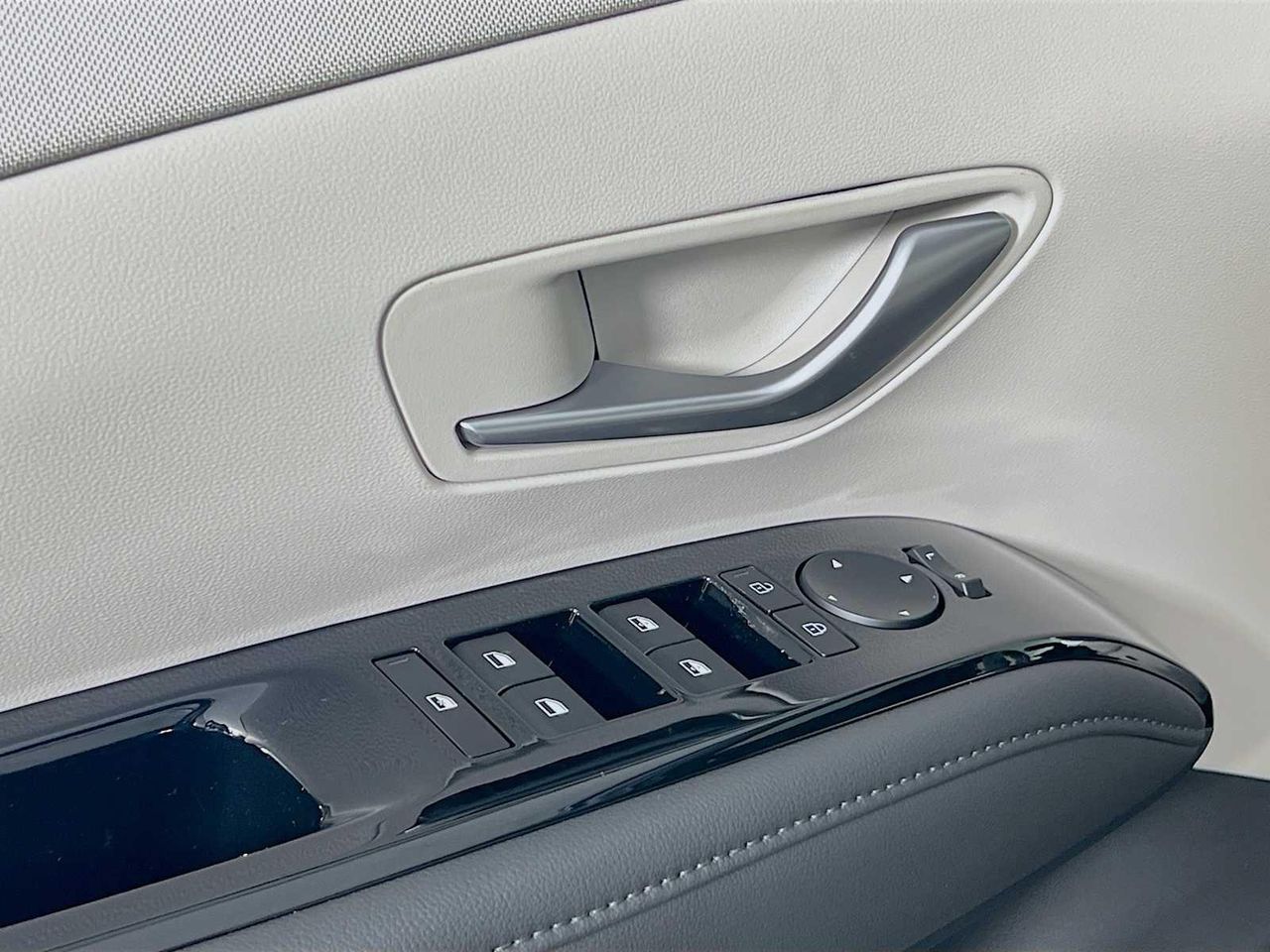 2025 Hyundai Tucson Hybrid Limited photo 14