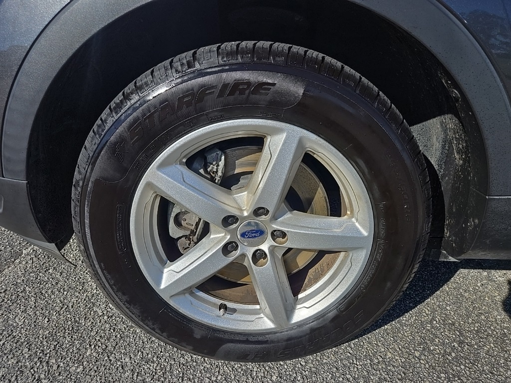 2018 Ford Explorer XLT photo 9