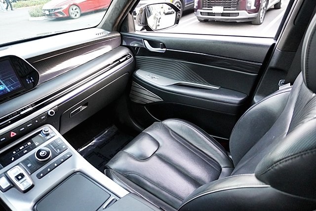 Used 2023 Black Hyundai Calligraphy image 24